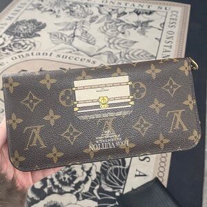 LV Wallet